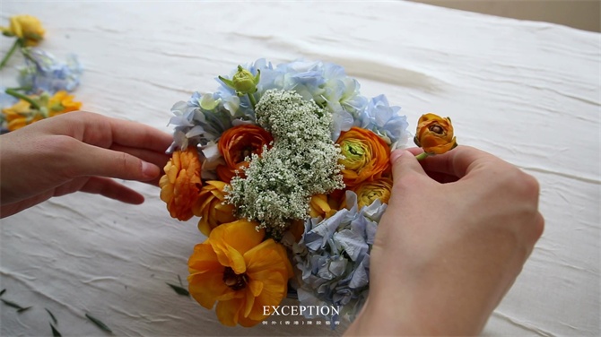 【幾分鐘.軟裝課堂】她用3分鐘搞定一個浪漫花球，就憑這些？-別墅設(shè)計,軟裝設(shè)計,室內(nèi)設(shè)計,豪宅設(shè)計,深圳例外軟裝設(shè)計公司