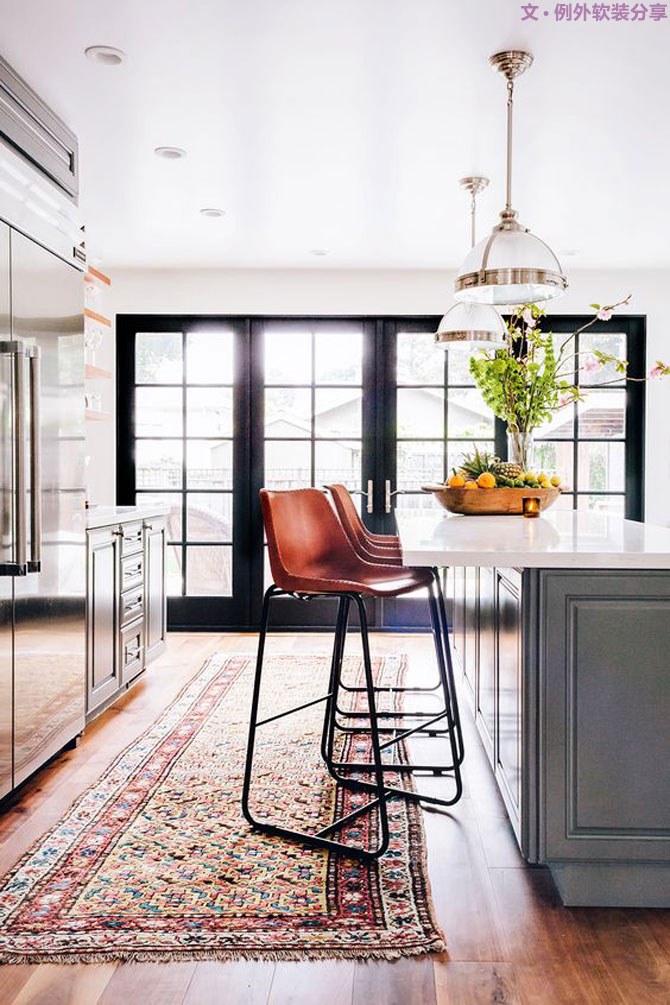 家里裝修太簡單不夠時尚？一張地毯全搞定！-別墅設(shè)計,軟裝設(shè)計,室內(nèi)設(shè)計,豪宅設(shè)計,深圳例外軟裝設(shè)計公司