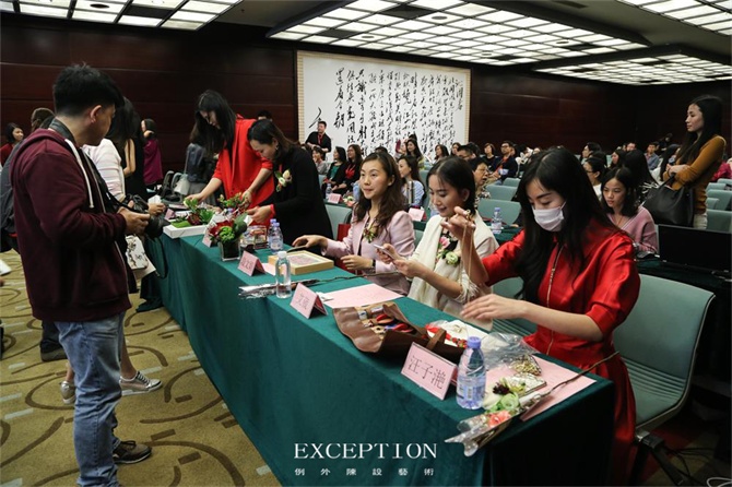 “十雅”魅力綻放，你們注意到女神手上的藍(lán)色錦魚(yú)了嗎？-別墅設(shè)計(jì),軟裝設(shè)計(jì),室內(nèi)設(shè)計(jì),豪宅設(shè)計(jì),深圳例外軟裝設(shè)計(jì)公司