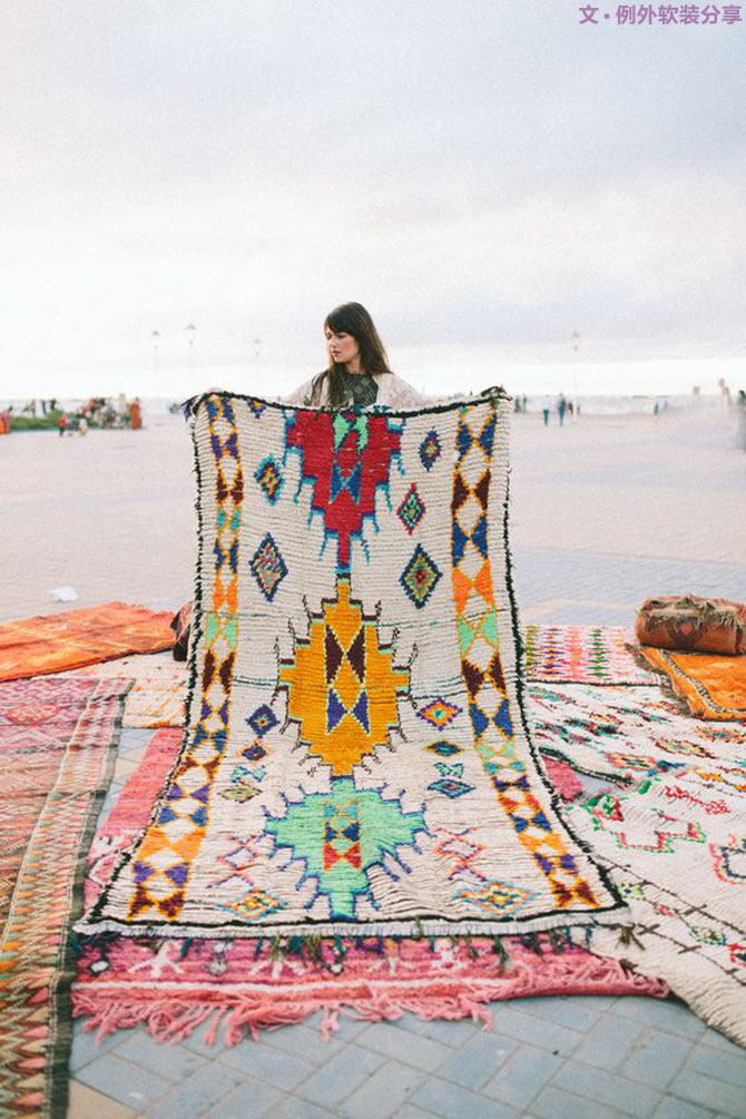 家里裝修太簡單不夠時尚？一張地毯全搞定！-別墅設(shè)計,軟裝設(shè)計,室內(nèi)設(shè)計,豪宅設(shè)計,深圳例外軟裝設(shè)計公司