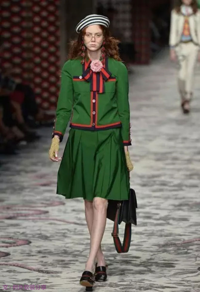 【例外·愛(ài)出色】紅配綠，丑得哭？-別墅設(shè)計(jì),軟裝設(shè)計(jì),室內(nèi)設(shè)計(jì),豪宅設(shè)計(jì),深圳例外軟裝設(shè)計(jì)公司